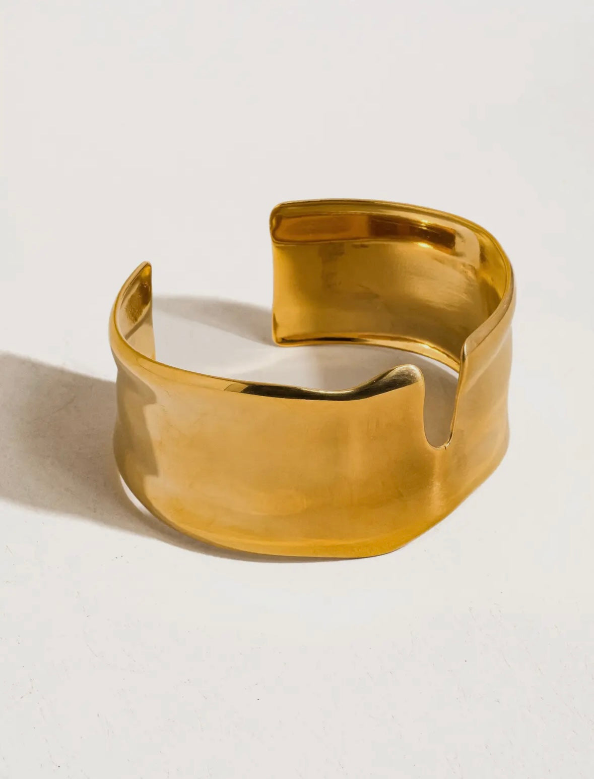 Clyde 18K Gold Non-Tarnish Abstract Bold Bangle