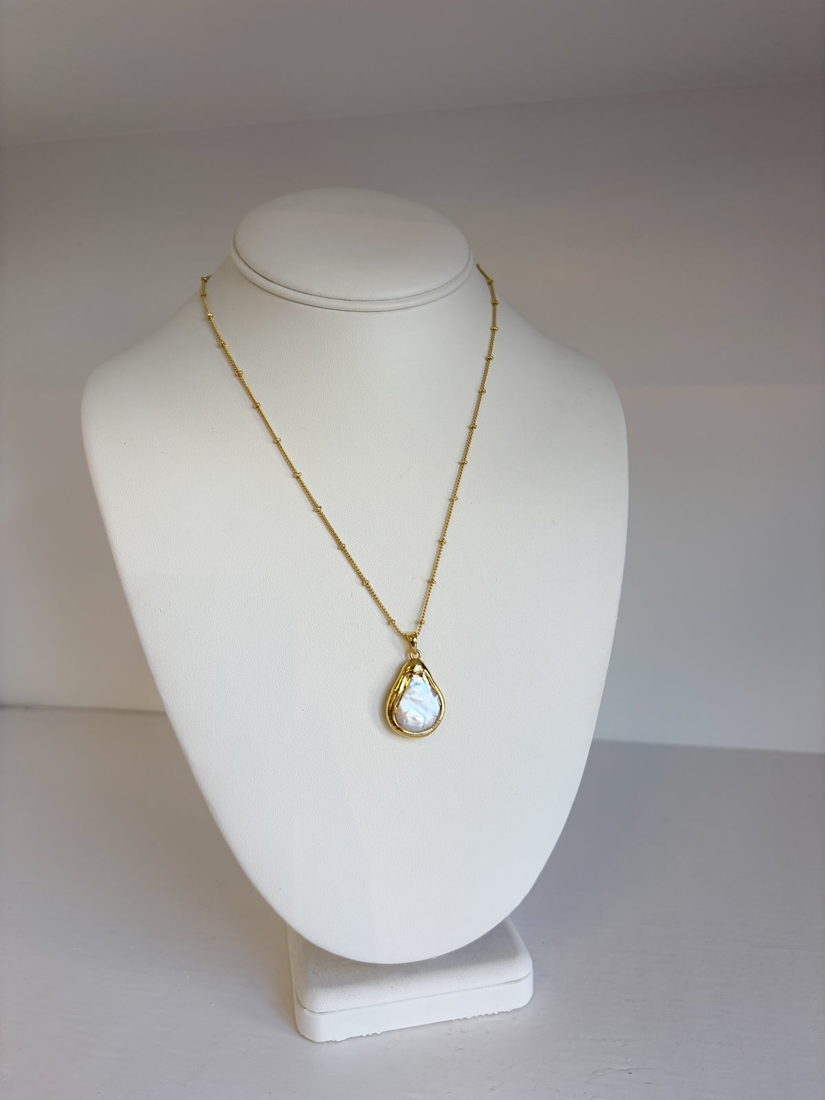 Tear Drop Pearl Necklace - Water Resistant