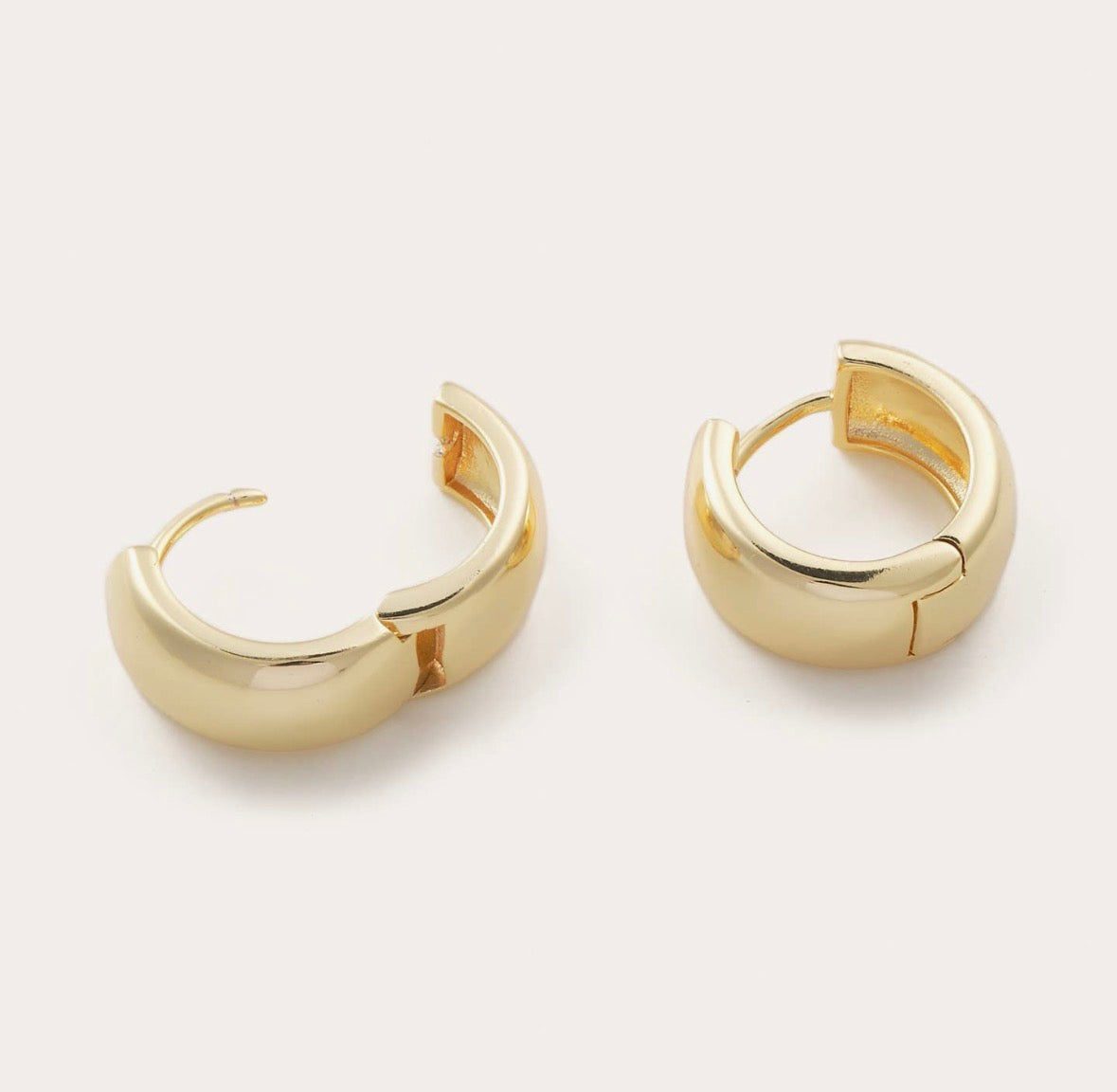 Mimi Chunky Hoops - Gold