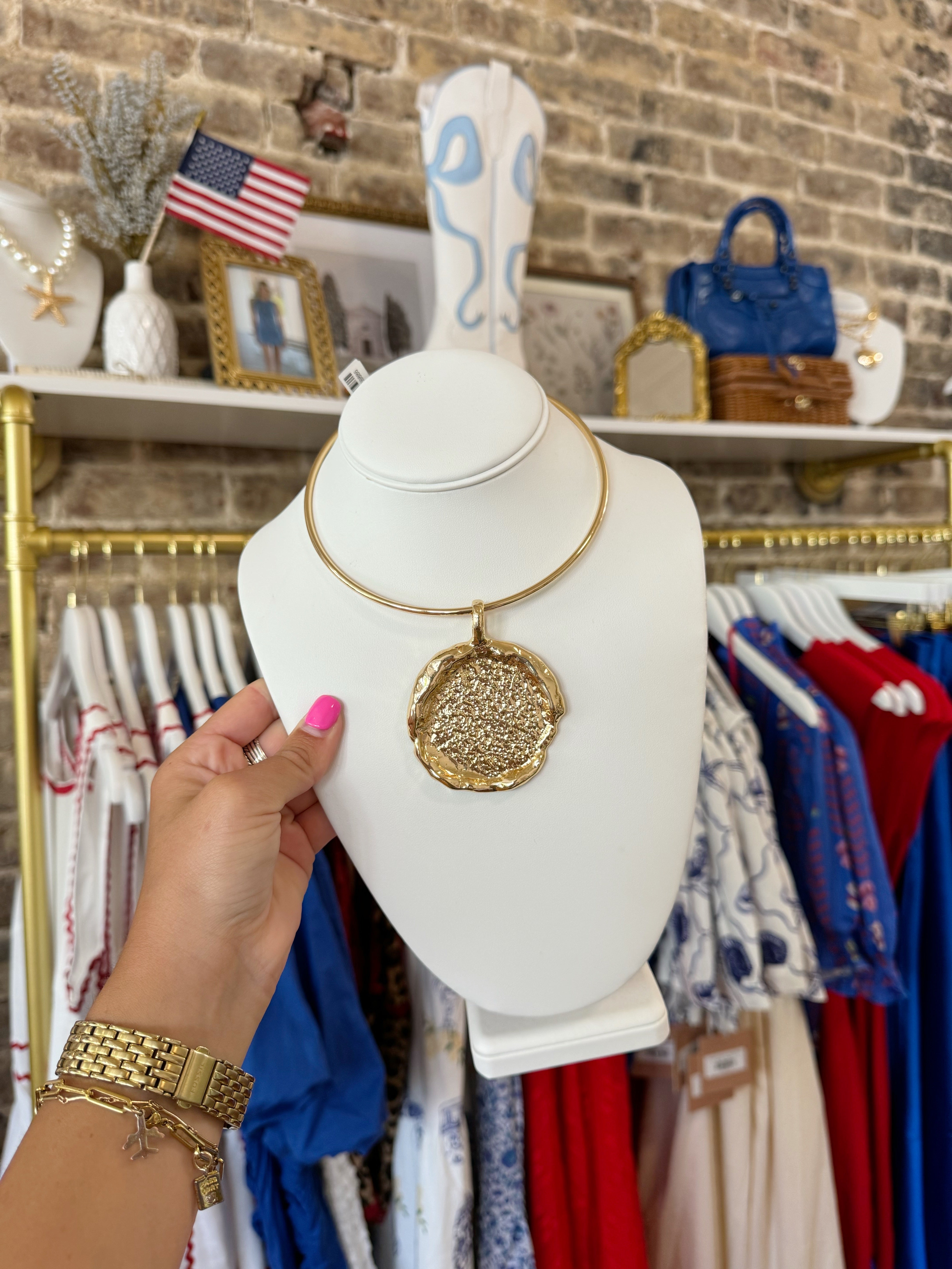 Hammered Circle Choker Necklace - Gold
