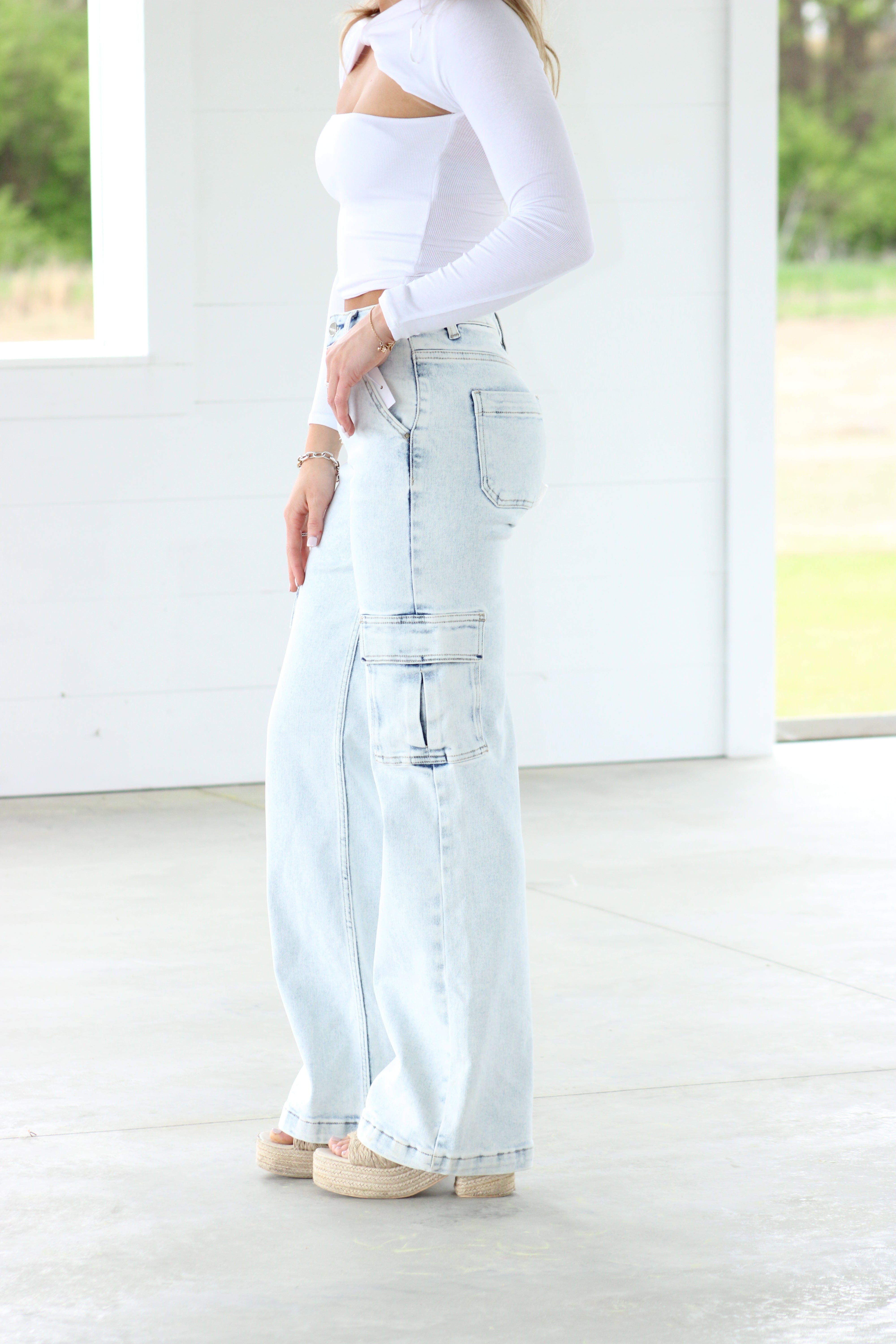 On The Go Cargo Denim Jeans - Light Wash