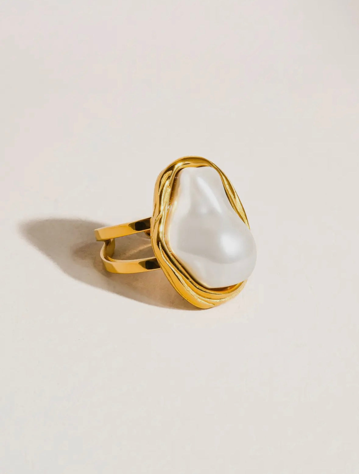 Cameron 18K Gold Non-Tarnish Classic Pearl Round Ring