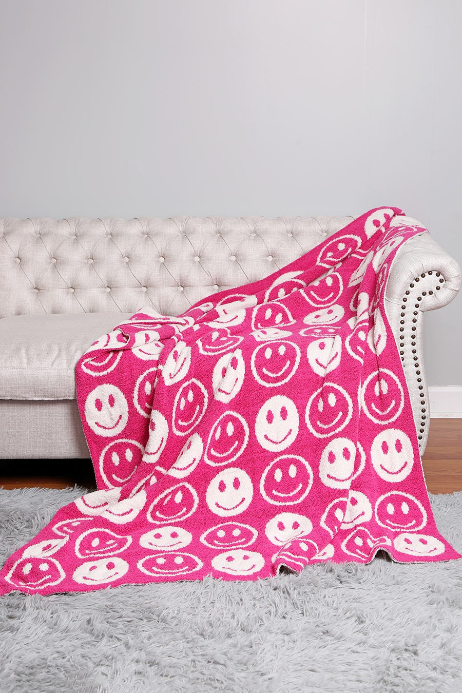 Fluffy Smiley Blanket - Hot Pink