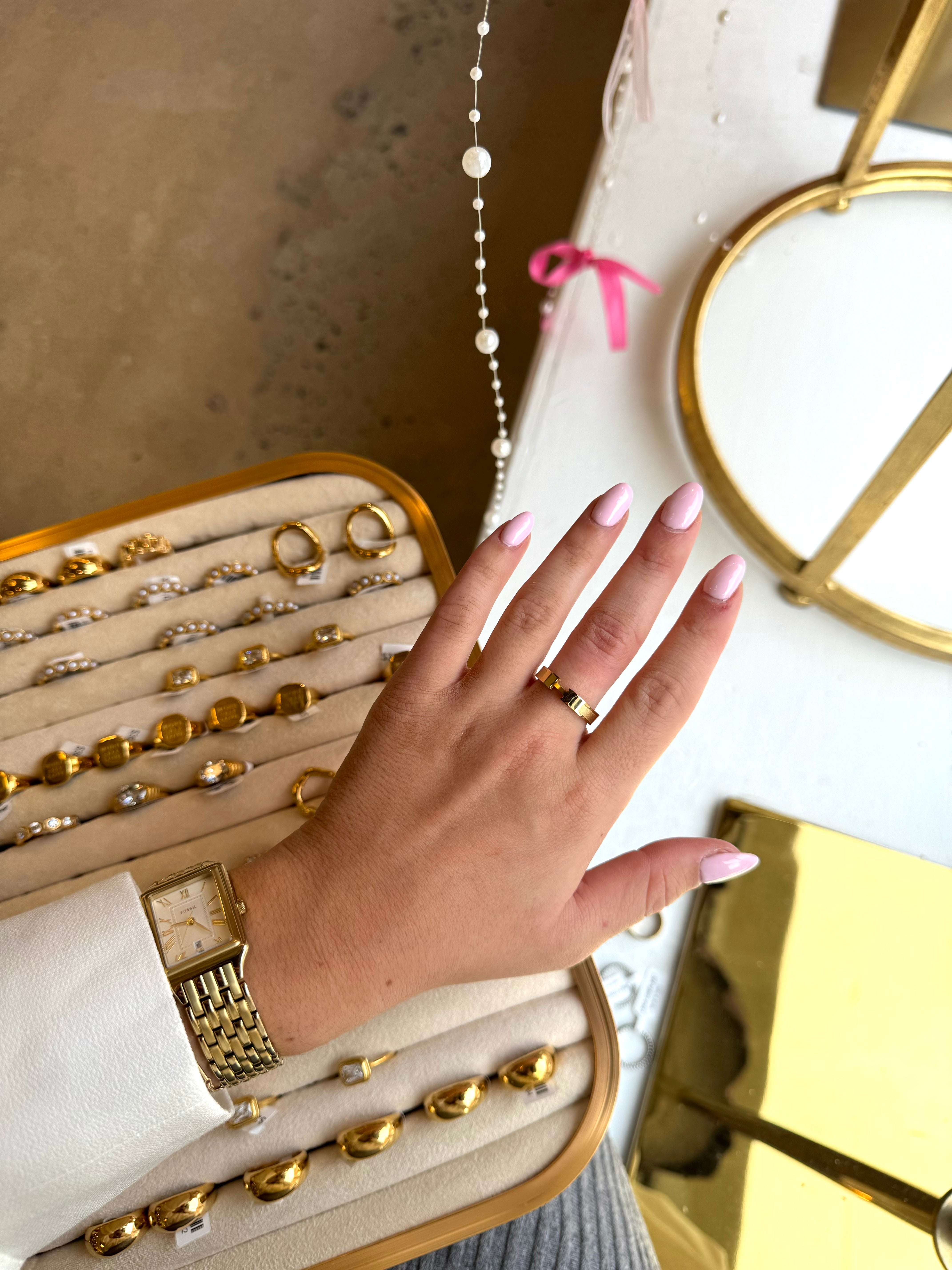 Thin Elegant Gold H Ring