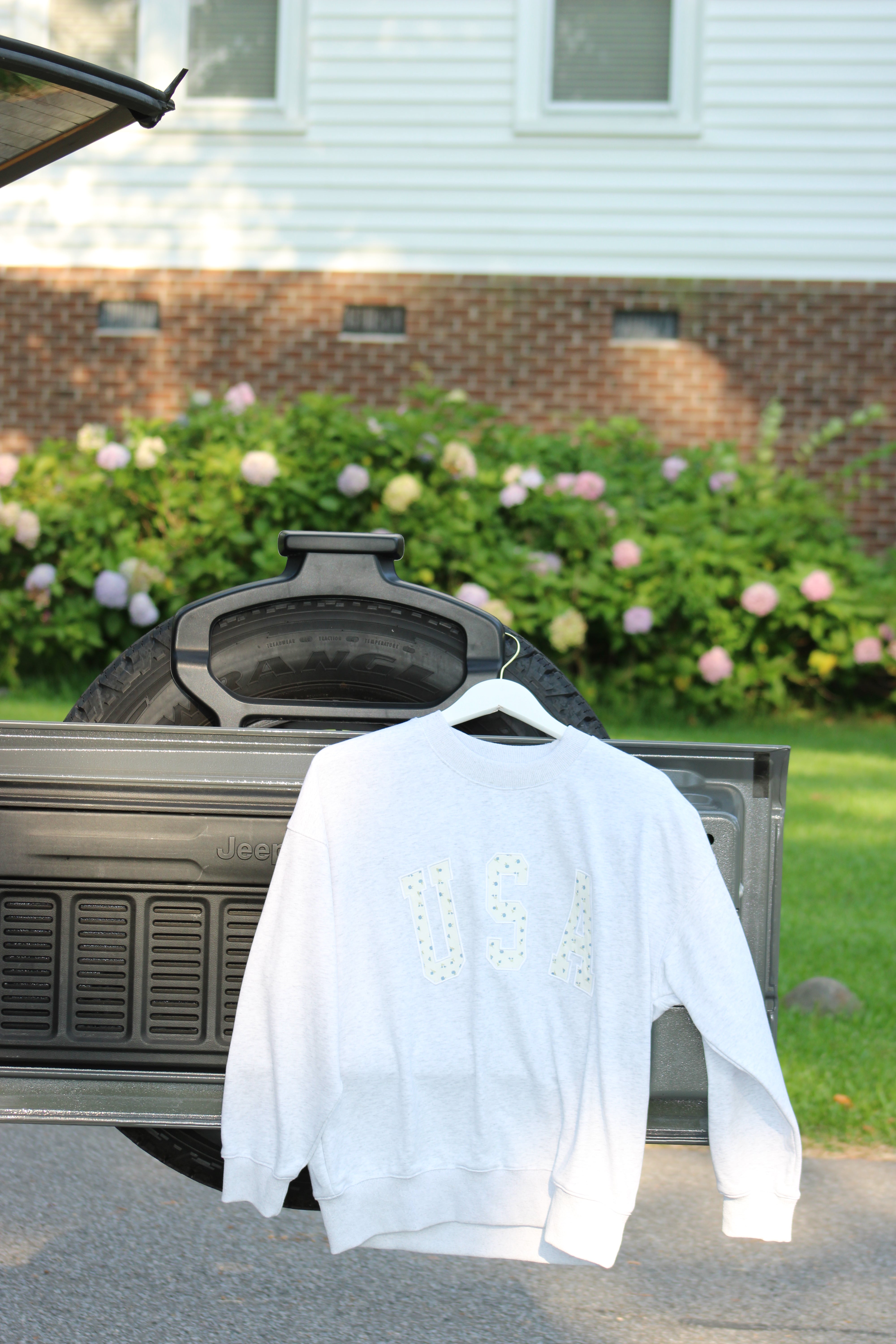USA Floral Embroidered Sweatshirt - Grey