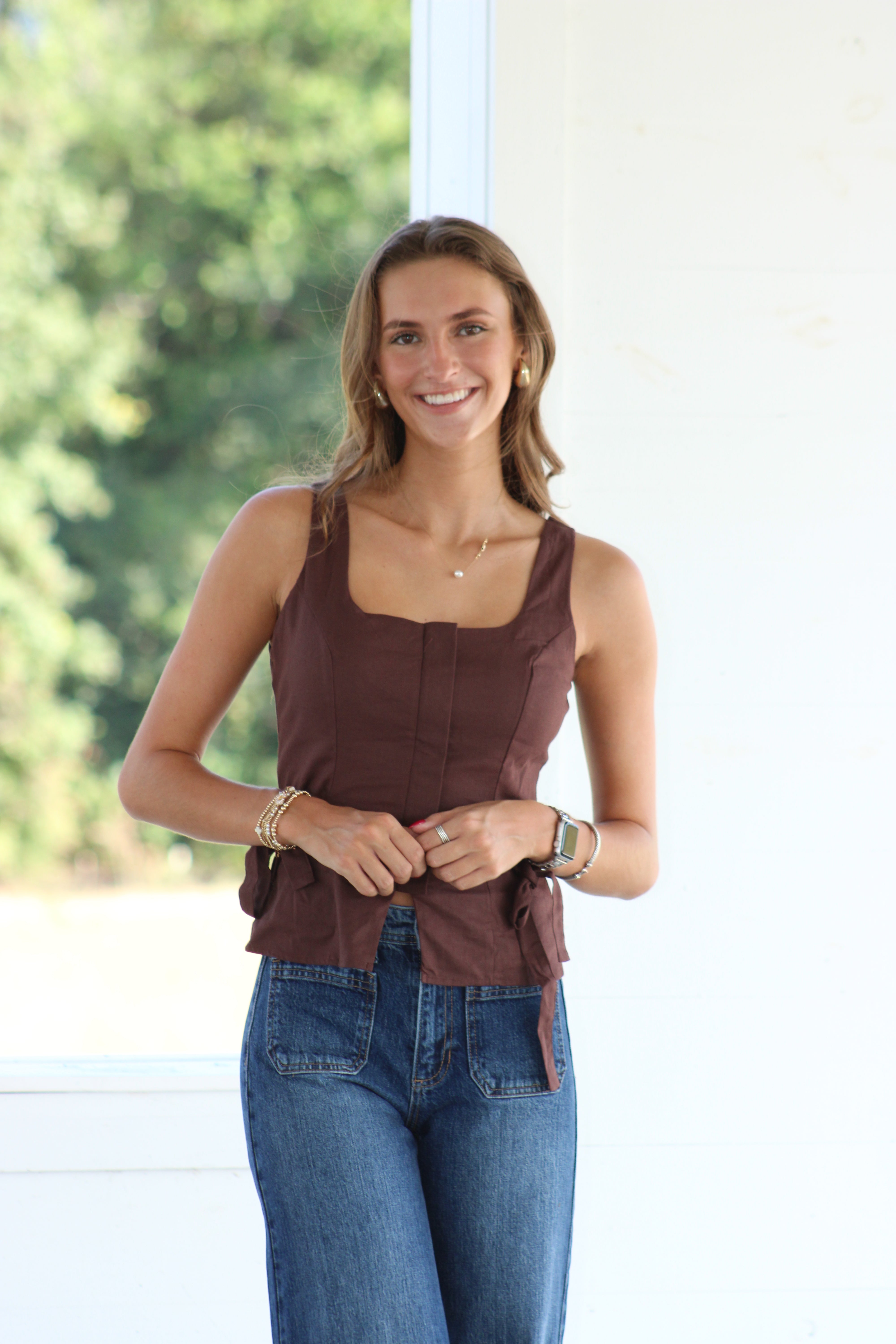 Mallory Top With Bow Details - Brown