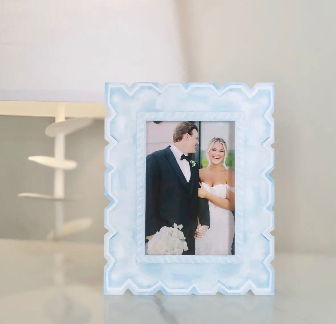 Acrylic Scalloped Magnetic Frame - Blue & White