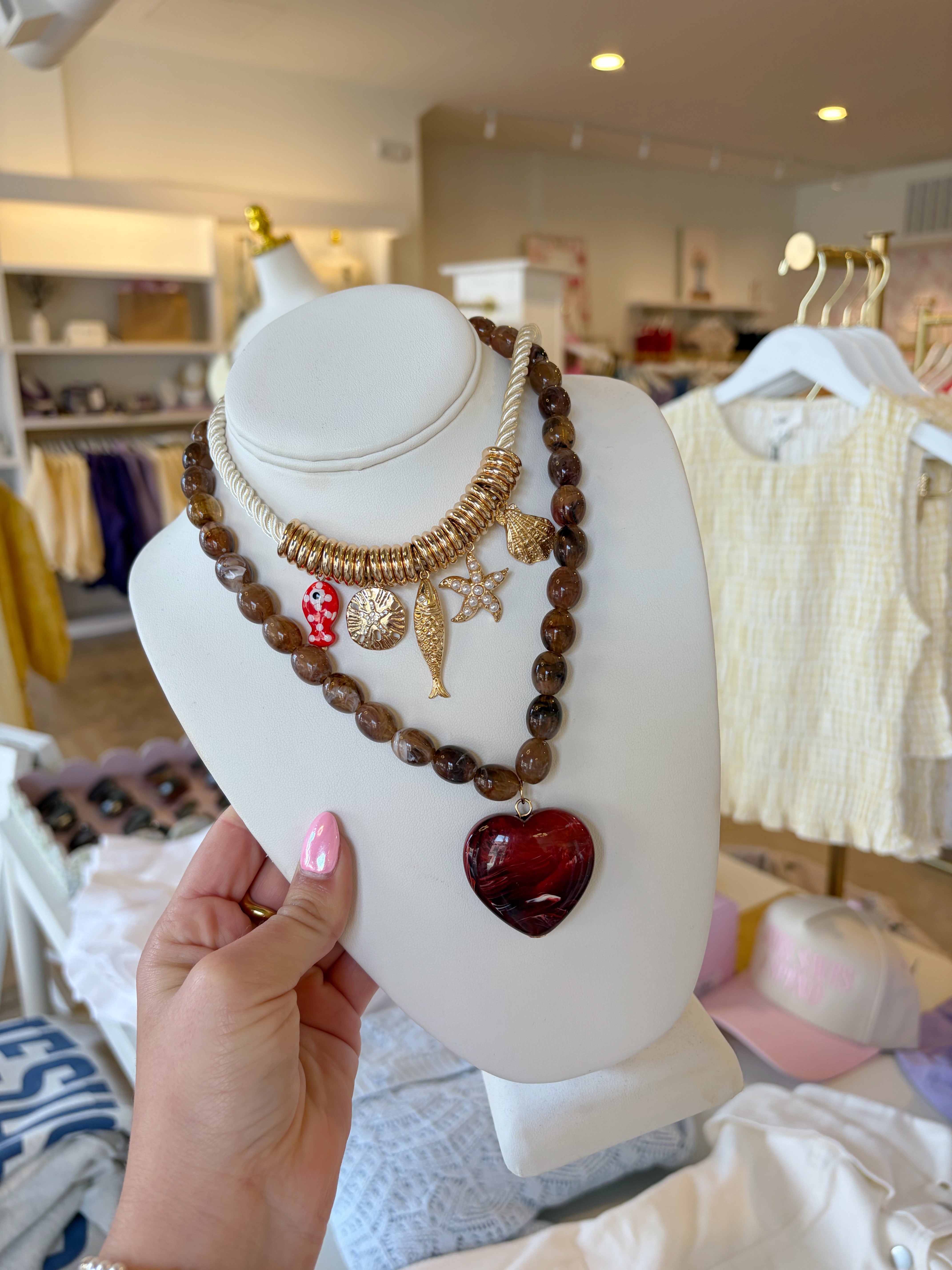 Bold Heart & Oval Shape Bead Necklace - Wine / Tortoise