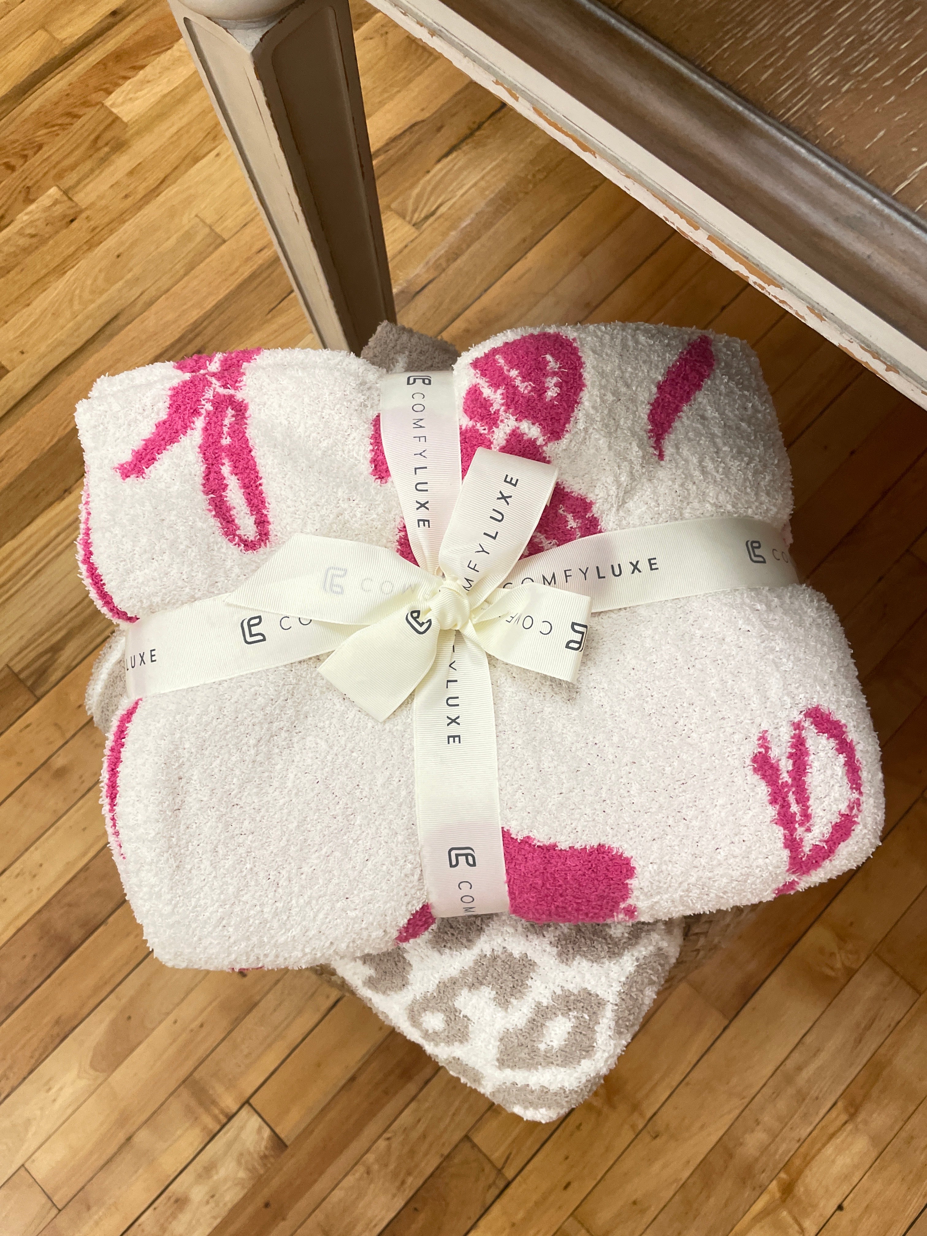 Fluffy Ribbon Blanket - Hot Pink