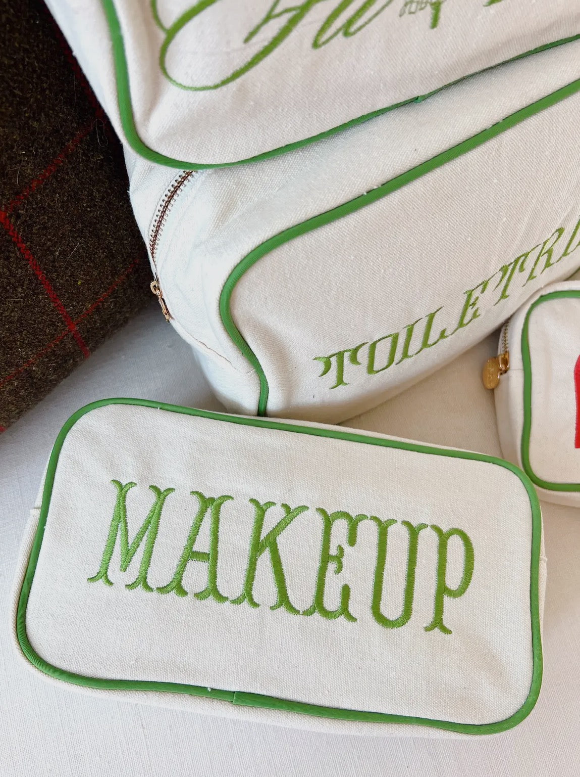 makeup Embroidered Large Travel Bag - Green