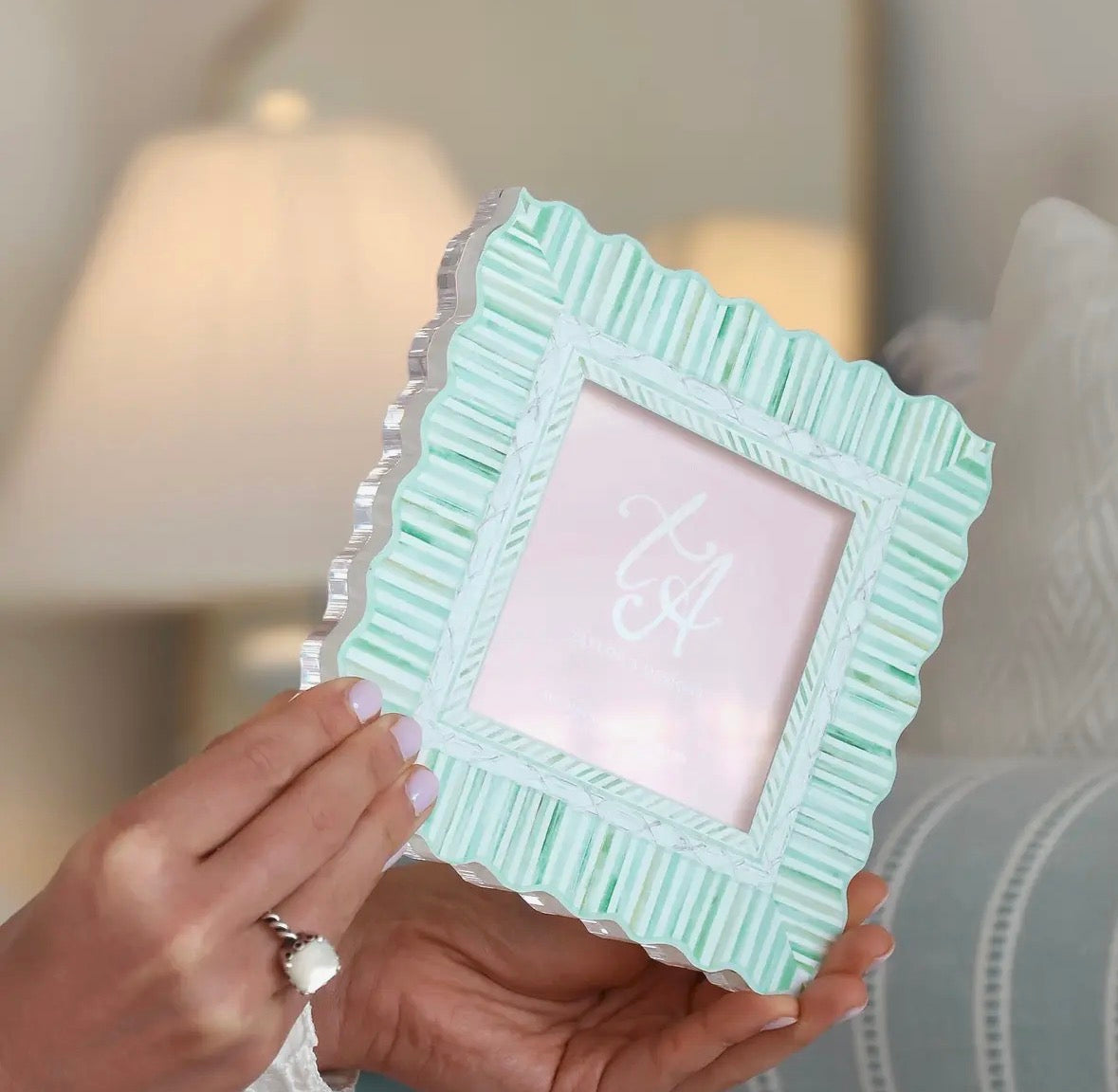 Acrylic Scalloped Magnetic Frame - Green & White