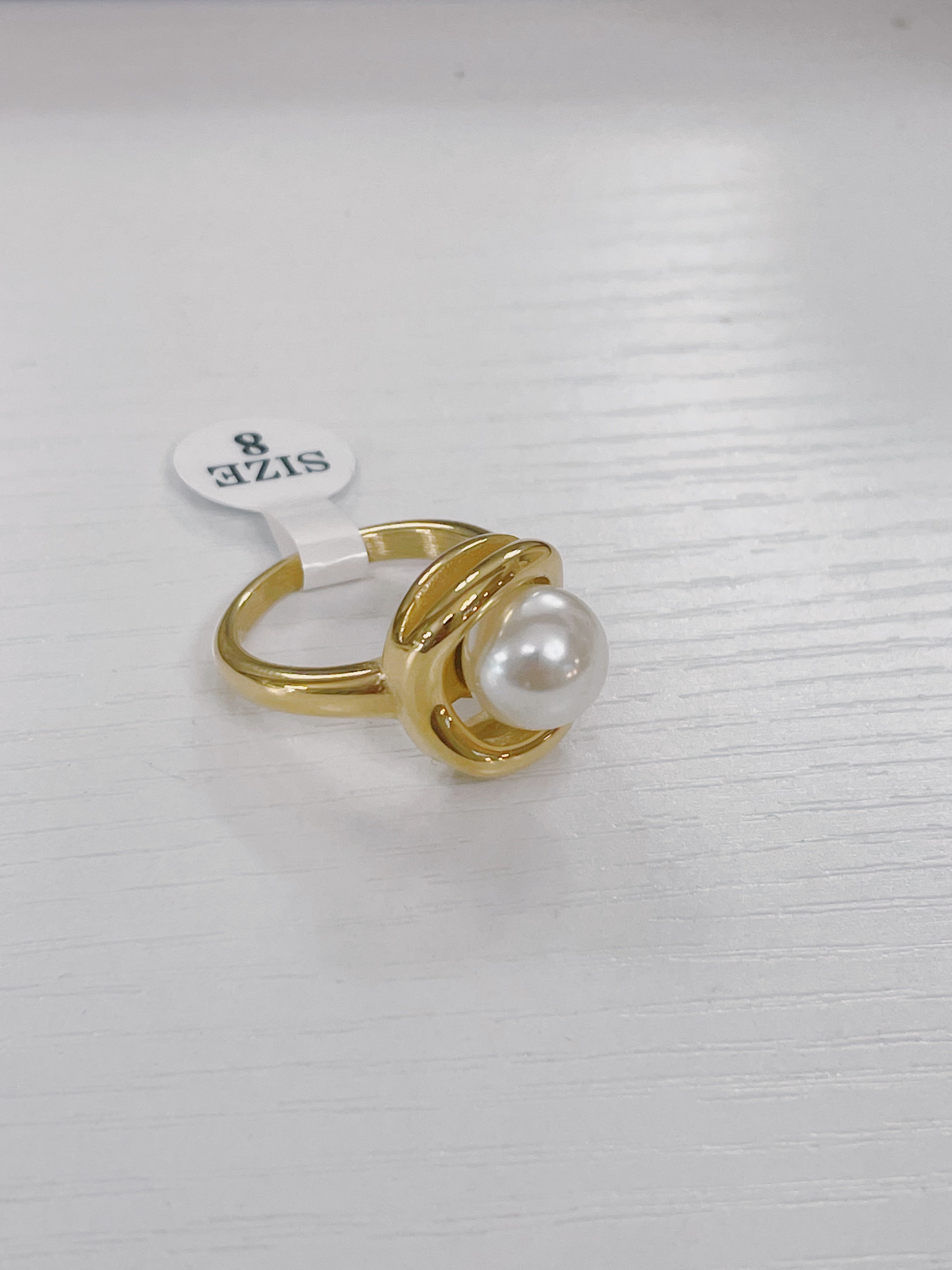 Pearl Of The Sea Ring - Gold