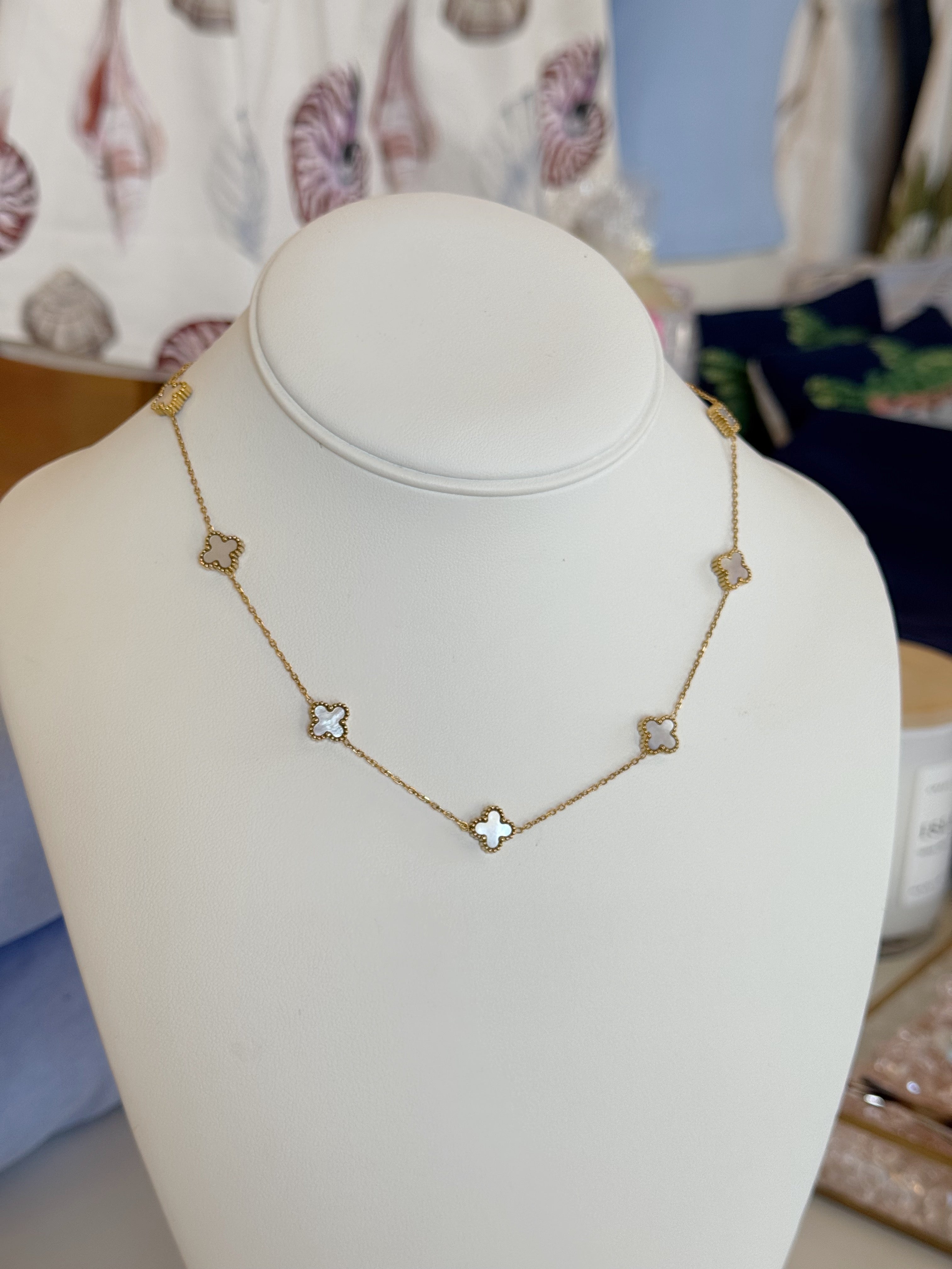 Mini White Flora Necklace - Gold