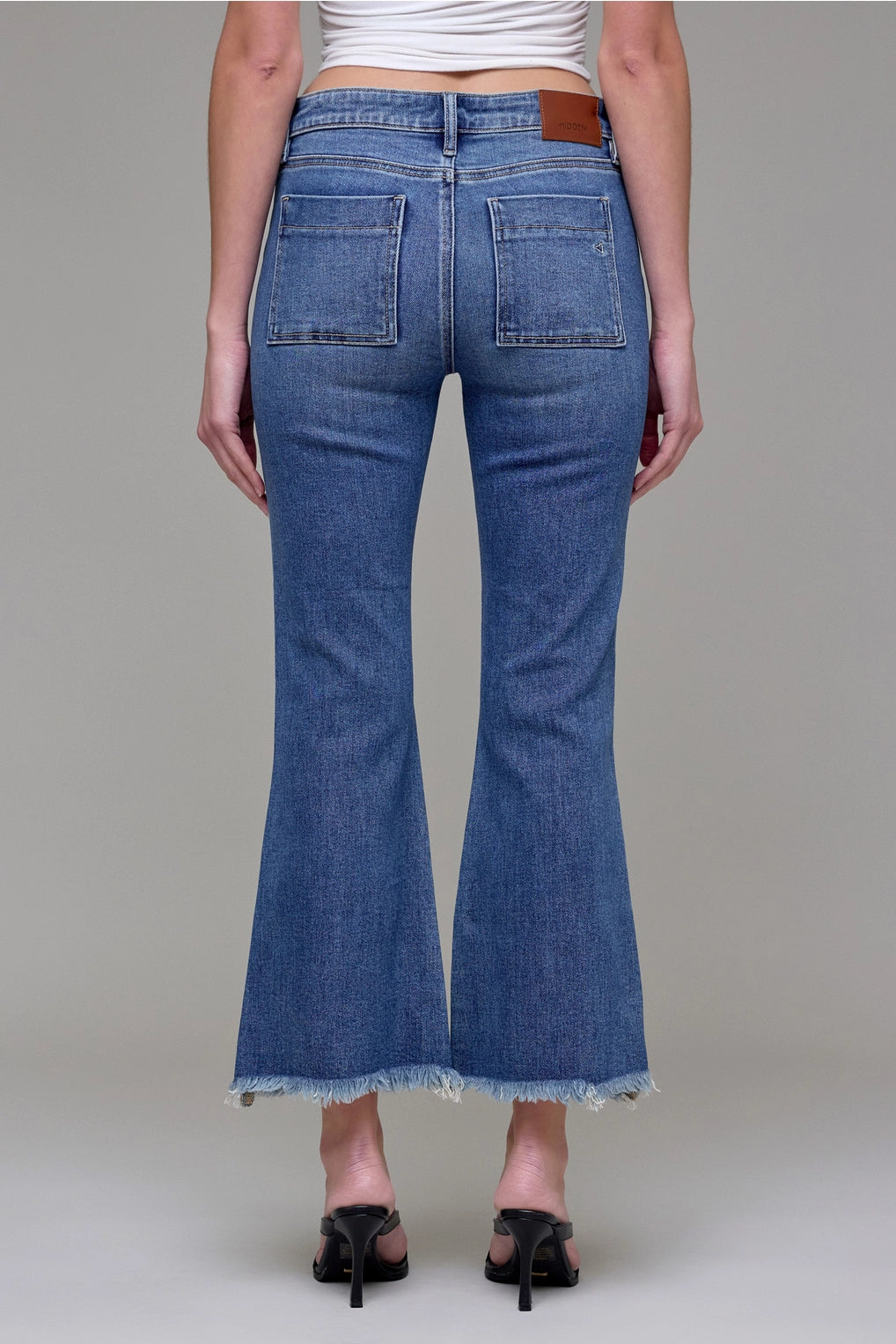Giana Medium Wash Frayed Hem Cargo Crop Flare