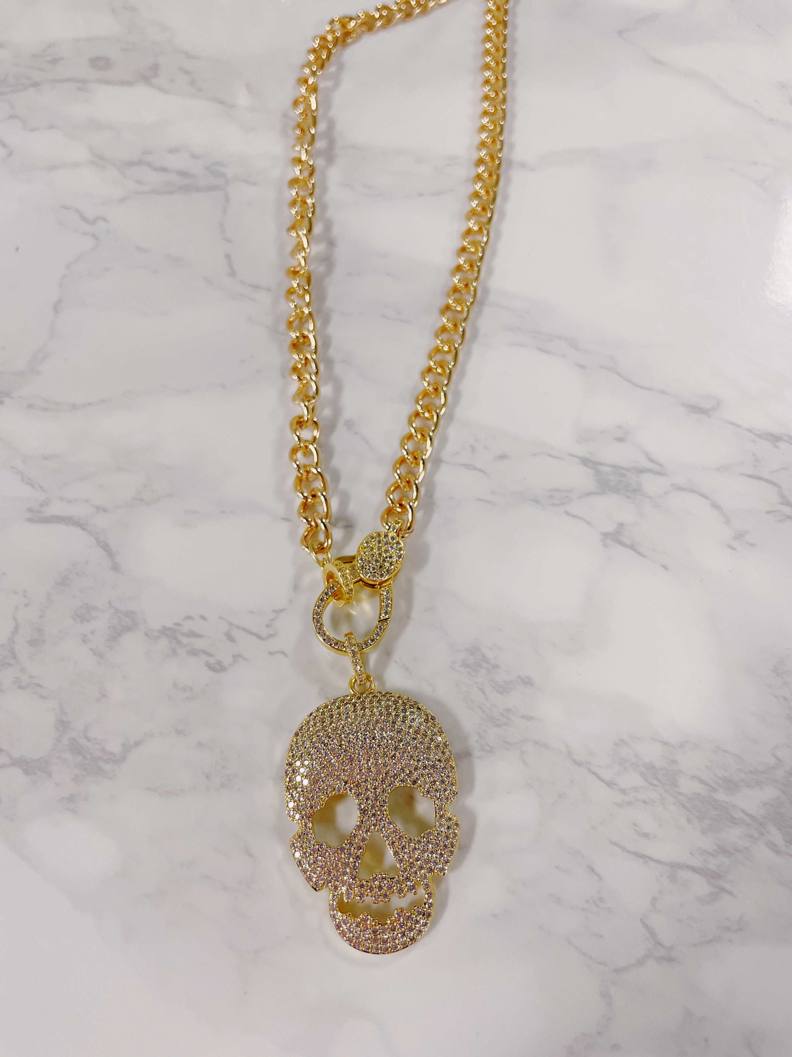 Carolina skull necklace
